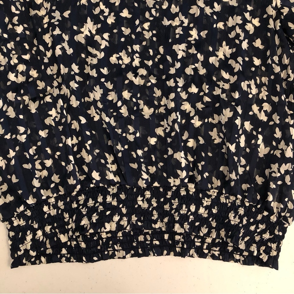 Michael Kors Floral V-Neck Women's Top - Navy and Ivory Size XL - Picture 6 of 9
